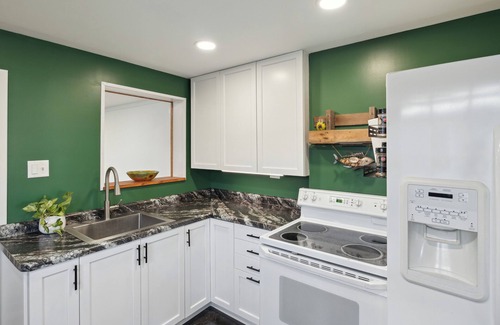 Kendall Cabaña | Charming 2-bedroom cottage on crystal clear Gravel Lake