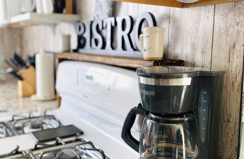 Milton Cabaña | Charming 2-bedroom cottage near Lake Koshkonong - The Overlook Too!