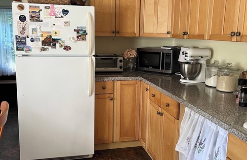 Veazie Cabaña | Charming 2-bedroom cottage in tranquil Veazie