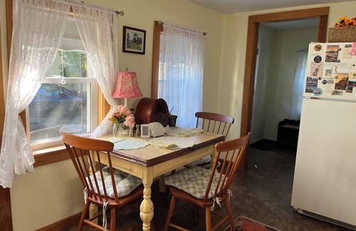 Veazie Cabaña | Charming 2-bedroom cottage in tranquil Veazie