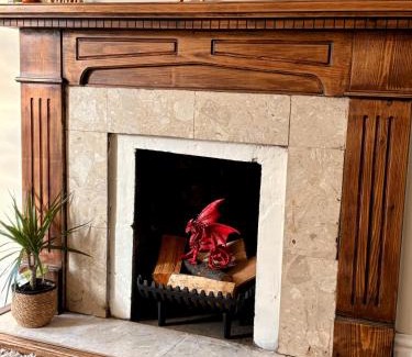 Brecon Casa | Charming 2 bedroom cottage in Brecon - families and pets welcome!