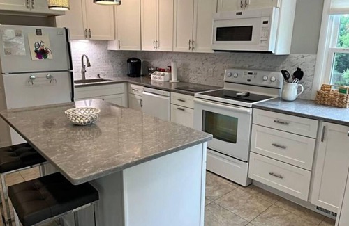 Northwest Akron Casa | Charming 2-bedroom dog friendly house in lovely Akron