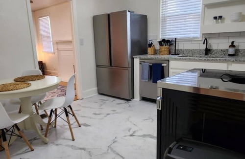 Earlewood Casa | Charming 2-bedroom duplex home in Historic Earlewood