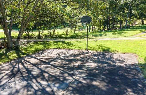 Vein Mountain Casa | Charming 2-bedroom estate with AC, fitness room in peaceful Morganton NC.