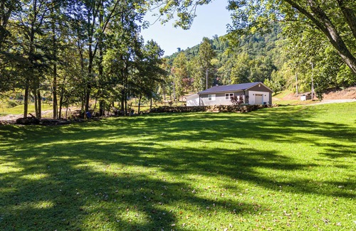 Vein Mountain Casa | Charming 2-bedroom estate with AC, fitness room in peaceful Morganton NC.