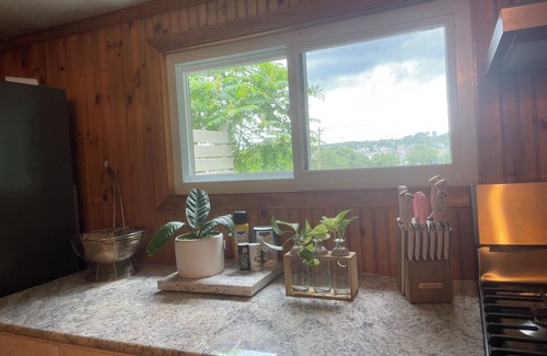 DuBois Casa | Charming 2-bedroom Gem, Scenic Views + Deck, Fire Pit