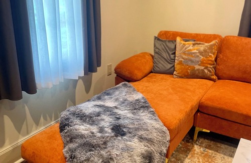 Portsmouth Casa | "Charming 2-Bedroom House in Historic Portsmouth – Perfect for Your Getaway!"