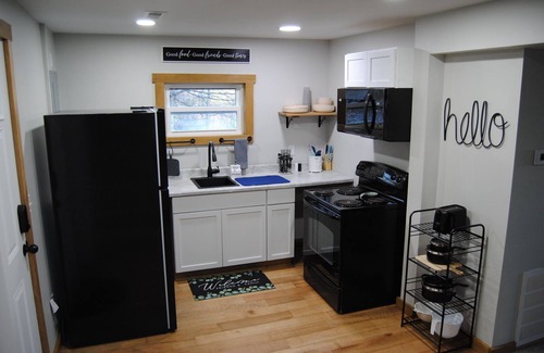 Portsmouth Casa | Charming 2-bedroom house in welcoming Portsmouth with WiFi, AC