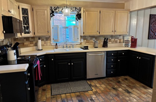 Amarillo Casa | Charming 2-bedroom home in fabulous Amarillo with WiFi, and a Coffee Bar!