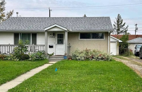 Jasper Place Casa | Charming 2-bedroom house with AC, WiFi in lovely Edmonton