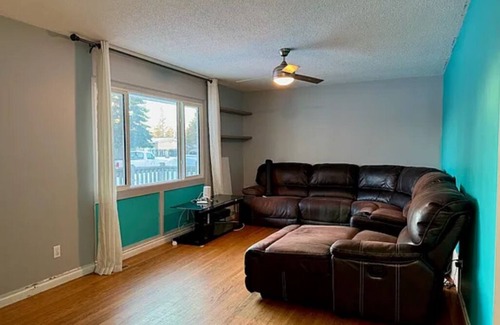 Jasper Place Casa | Charming 2-bedroom house with AC, WiFi in lovely Edmonton