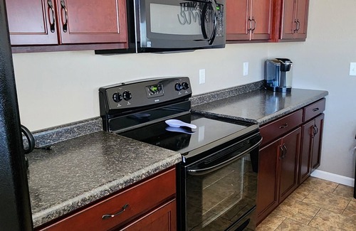 Escanaba Casa | Charming 2-bedroom house with WiFi, AC in cool Escanaba