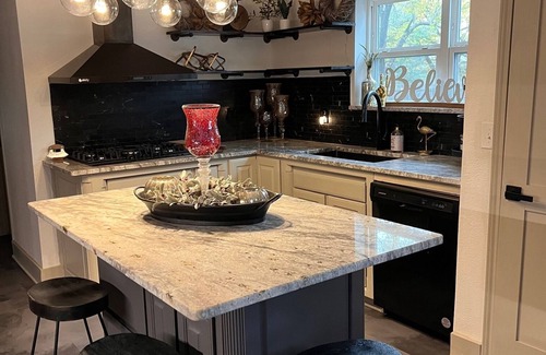 Decatur Casa | Charming 2 Bedroom House - Short Stroll to the Decatur Town Square