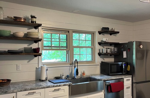 Ava Casa | Charming 2-bedroom house in Ava with WiFi and AC