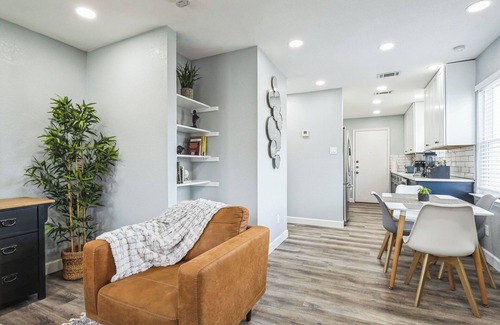 Parker Lane Condominio | Charming 2-bedroom House W/ WiFi & AC in Austin