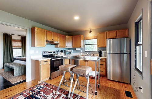 Piney Mountain Casa | Charming 2 bedroom house with stunning mountain and valley views