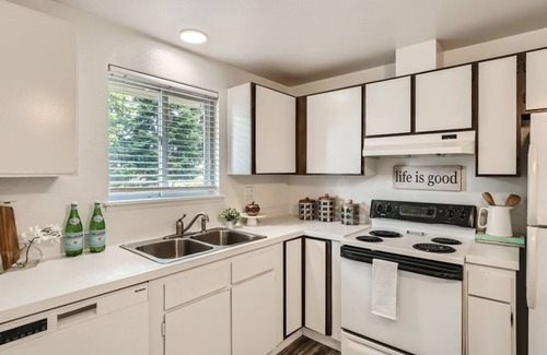 South Tacoma Casa | Charming 2 Bedroom in Tacoma Near Mall