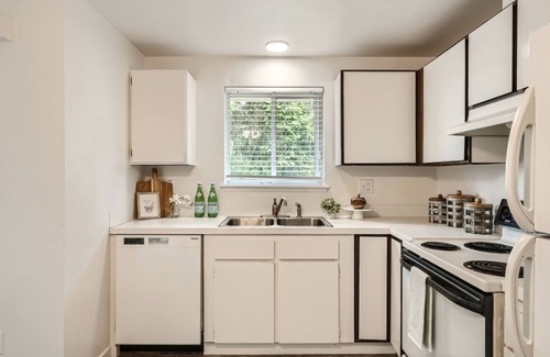 South Tacoma Casa | Charming 2 Bedroom in Tacoma Near Mall