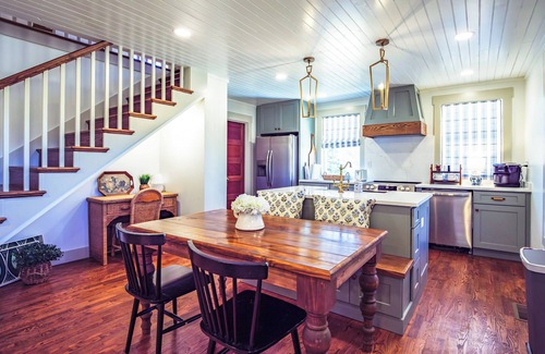 Maryville Cabaña | Charming 2-bedroom + Loft cottage in Maryville Tennessee