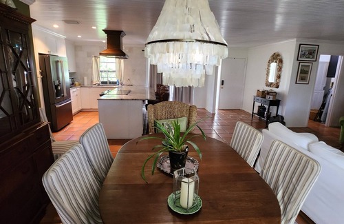 The Meadows Casa | Charming 2-bedroom pool home in welcoming Sarasota with WiFi, AC