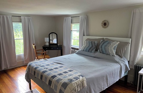 Canaan Casa | Charming 2-bedroom Queechy Lake house in enchanting Canaan with WiFi, AC.