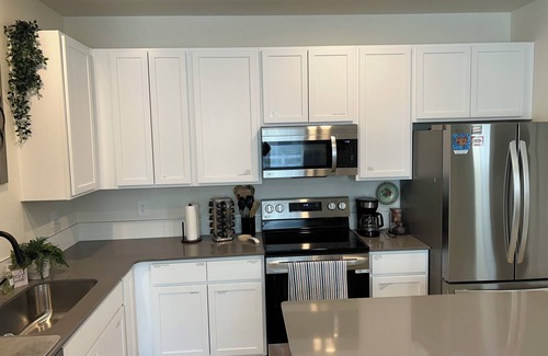 Johnstown Casa | Charming 2-bedroom townhome with WiFi, Smart Tv's in peaceful Johnstown