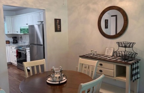 New Bern Casa | Charming 2-bedroom townhome in delightful New Bern with WiFi, AC