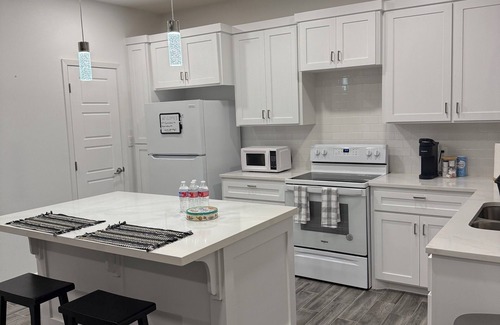 Mitte Cultural District Casa | Charming 2-bedroom house in Downtown Brownsville with AC, WIFI and Washer/Dryer
