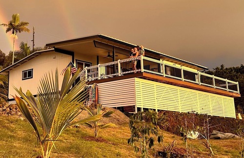 Opihihale Casa | Charming 2-bedroom house in Captain Cook with WiFi and AC