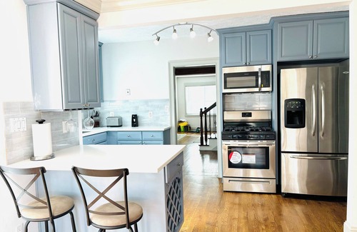 College Park Casa | Charming 2-bedroom house in College Park with WiFi and AC, near the Airport.