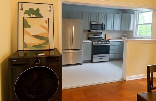 Drexel Hill Casa | Charming 2-bedroom house in Drexel Hill with laundromat ,parking& trolly station