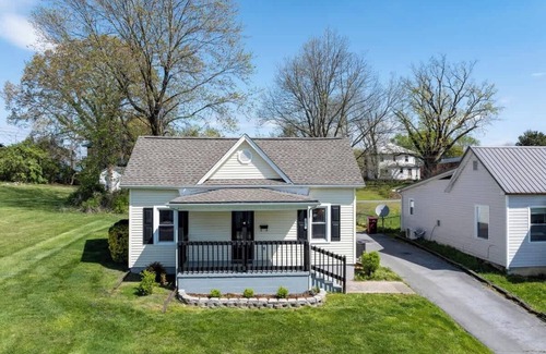 Johnson City Casa | Charming 2-Bedroom Home by Founder's Park