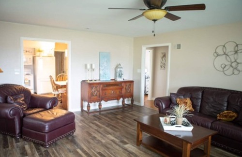 Waldron Casa | Charming 2-bedroom house comfortable cottage in the country but close to city