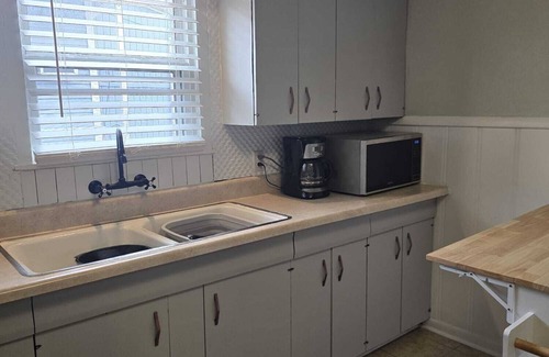 Capital View Casa | Charming 2-bedroom house - Perfect for Short-Term Rental