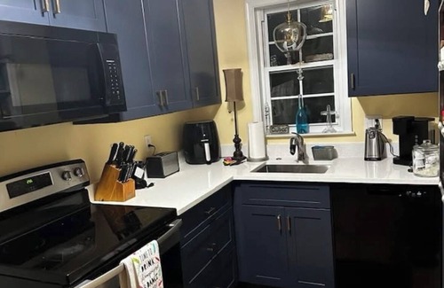 North Beach Cabaña | Charming 2-bedroom 1 bath cottage with AC, WiFi in peaceful North Beach, Md.