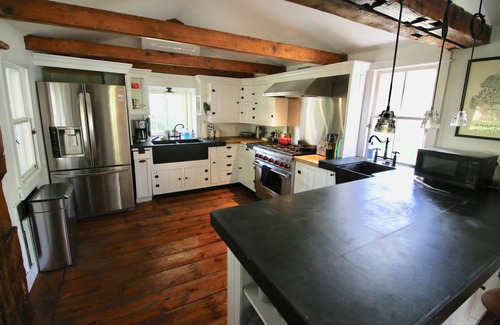 Town of Olive Cabaña | Charming 2-bedroom cottage on private 4 acres with modern amenities