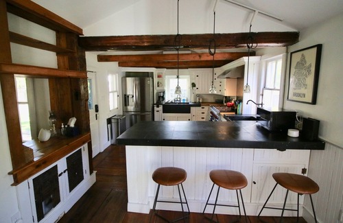 Town of Olive Cabaña | Charming 2-bedroom cottage on private 4 acres with modern amenities