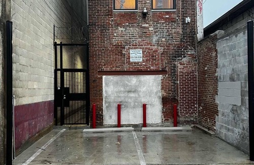 Center City Apartamento | Charming 2-bedroom apartment Near Center City with Parking.