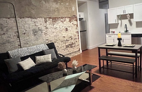 North Philadelphia East Casa | Charming 2-bedroom building with AC, fitness room in welcoming Philadelphia