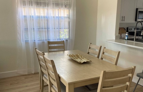 Port Orange Casa | Charming 2-bedroom townhome with WiFi, AC in peaceful Port Orange.