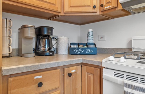 Salem Lakes Casa | Charming 2-bedroom Lake House Directly on Cross Lake