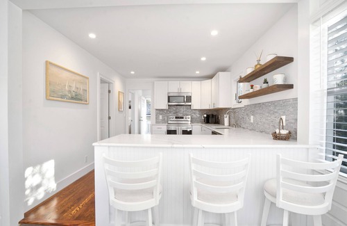 Sound Beach Cabaña | Charming 2-Bedroom Cottage Just Steps Away From Private Beach!
