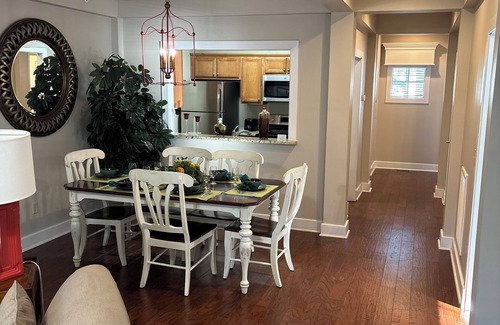 Lackey Casa | Charming 2-bedroom townhome with WiFi, AC in awesome Williamsburg