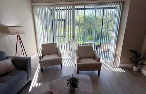 Greater Northdale Condominio | Charming 2 BR condo with golf course views in North Tampa! Snowbirds welcome!
