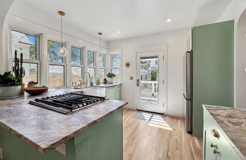 North End Cabina | Hyde Park Cottage .