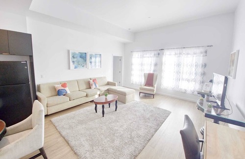 Little Tokyo Casa | Charming 2-BR Penthouse in marvelous Los Angeles with WiFi, AC, fitness room
