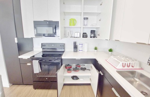 Little Tokyo Casa | Charming 2-BR Penthouse in marvelous Los Angeles with WiFi, AC, fitness room