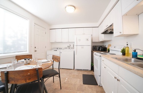 Everett Casa | Charming 2B1B 1 King 1Queen#Remodeled#Wifi#Parking