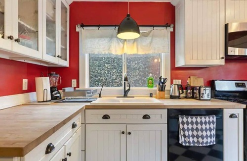 Alamitos Beach Casa | Charming 2B1B near Beach, your perfect staycation