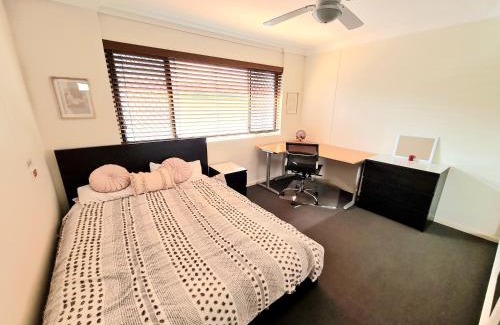St. Lucia Apartamento | Charming 2bd apt near UQ & ferry